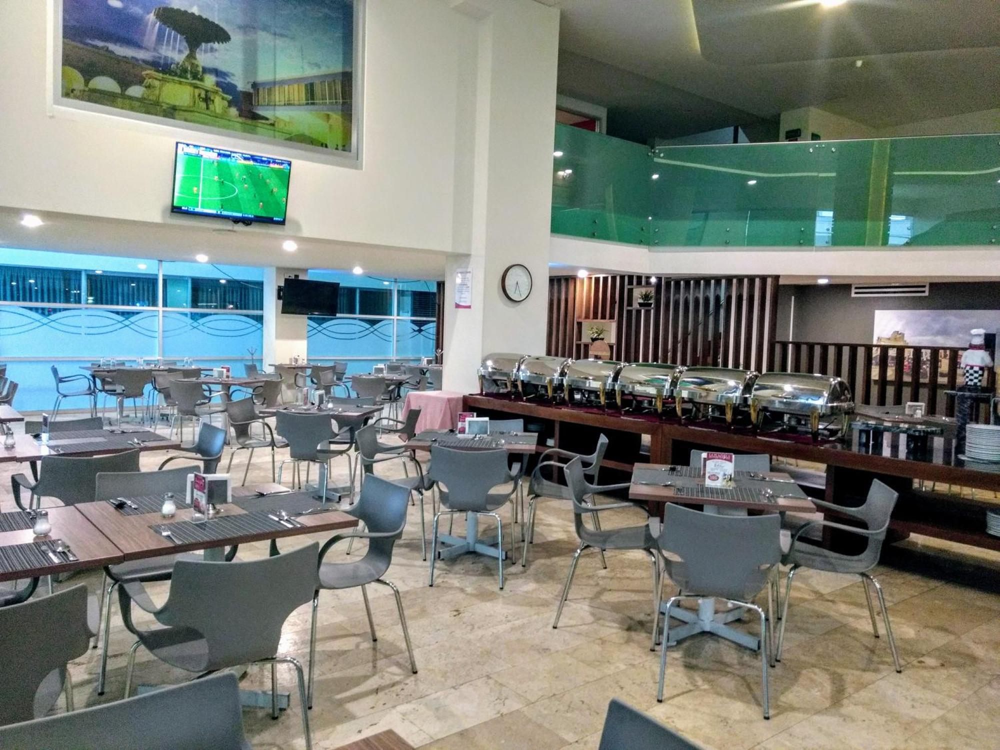 Kasa Hotel & Suites Irapuato Bagian luar foto